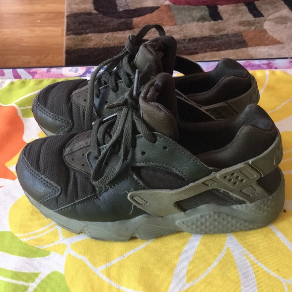 Boys Nike - Picture 2 of 3